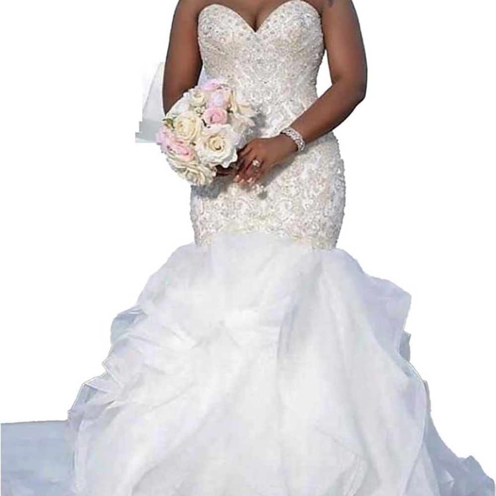 Elegant White Strapless Wedding Dress
